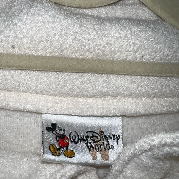 Walt Disney world Winnie the Pooh sweater - Picture 4 of 7